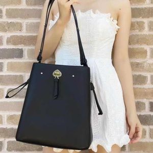 Gaby’sBags💕NWT Kate Spade Large Bucket Bag